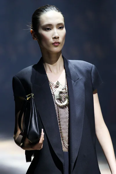 Look 14